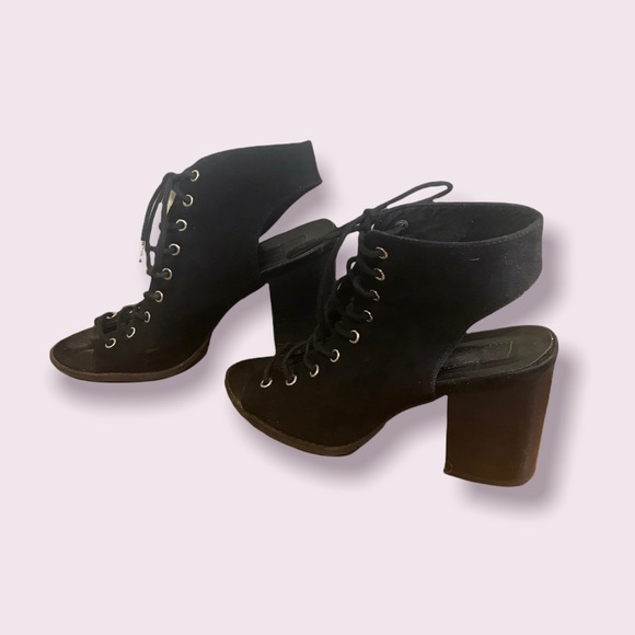 👠SALE 2/$12.00‼️ SODA Women’s Block Heel Lace up Suede Shoes in Black size 7 - Picture 3 of 6